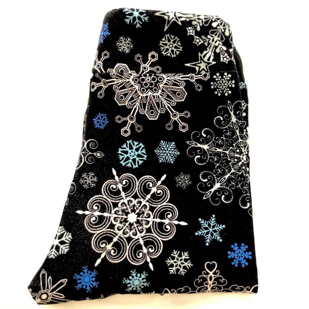 Black snowflake LuLaRoe Kids SM leggings